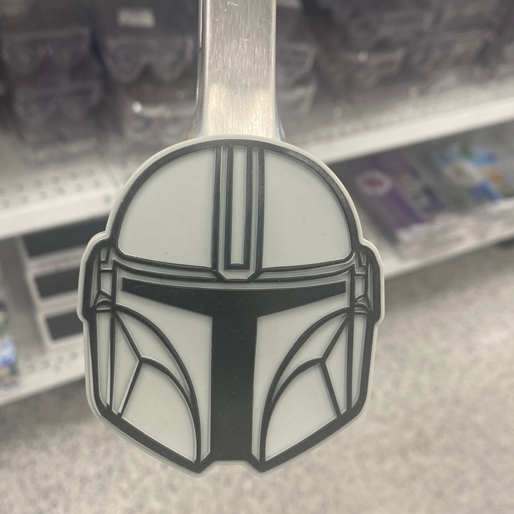 Disney Star Wars silicone tongs storm trooper nwt